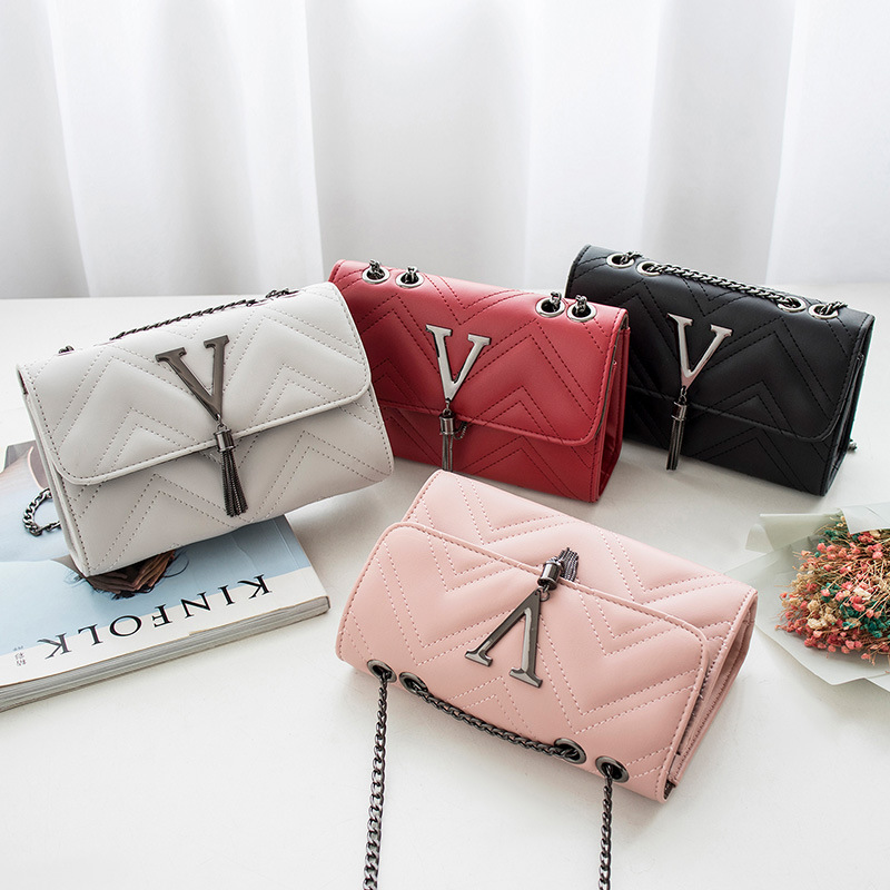 2025 Spring and Summer Fashion Casual Embroidered Chain Shoulder Bag Easiest for Match Trendy Crossbody Mobile Phone Bag Letter Tassel Women's Bag
