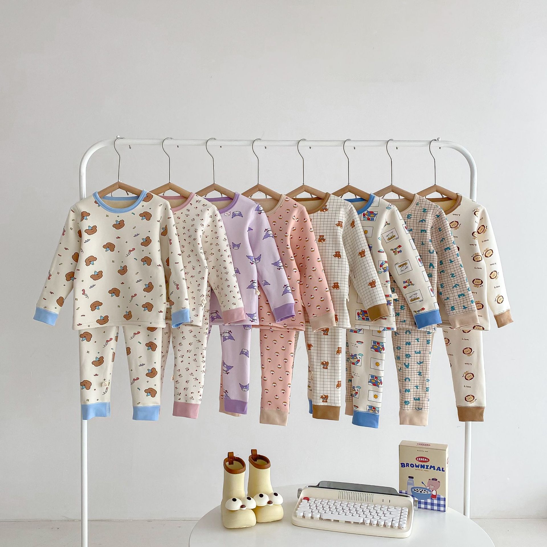 Picture of ZhongDa Children's Cherry Blossom Velvet Home Clothes Children's Warm Lined Velvet Thickened Pajamas Set Boys and Girls Corset Underwear Set