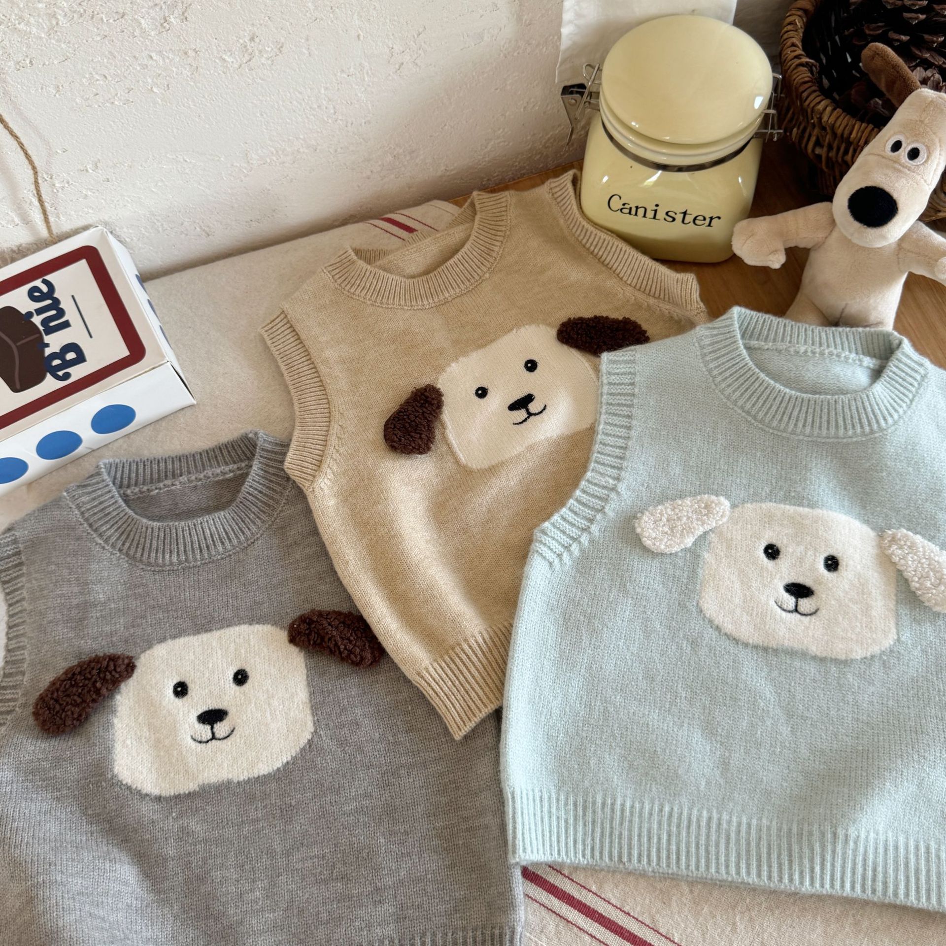 Picture of 2024 New Autumn and Winter New Children's Sweater Vest Turtleneck Round Neck Cartoon Men's and Women's Baby Simple Knitted