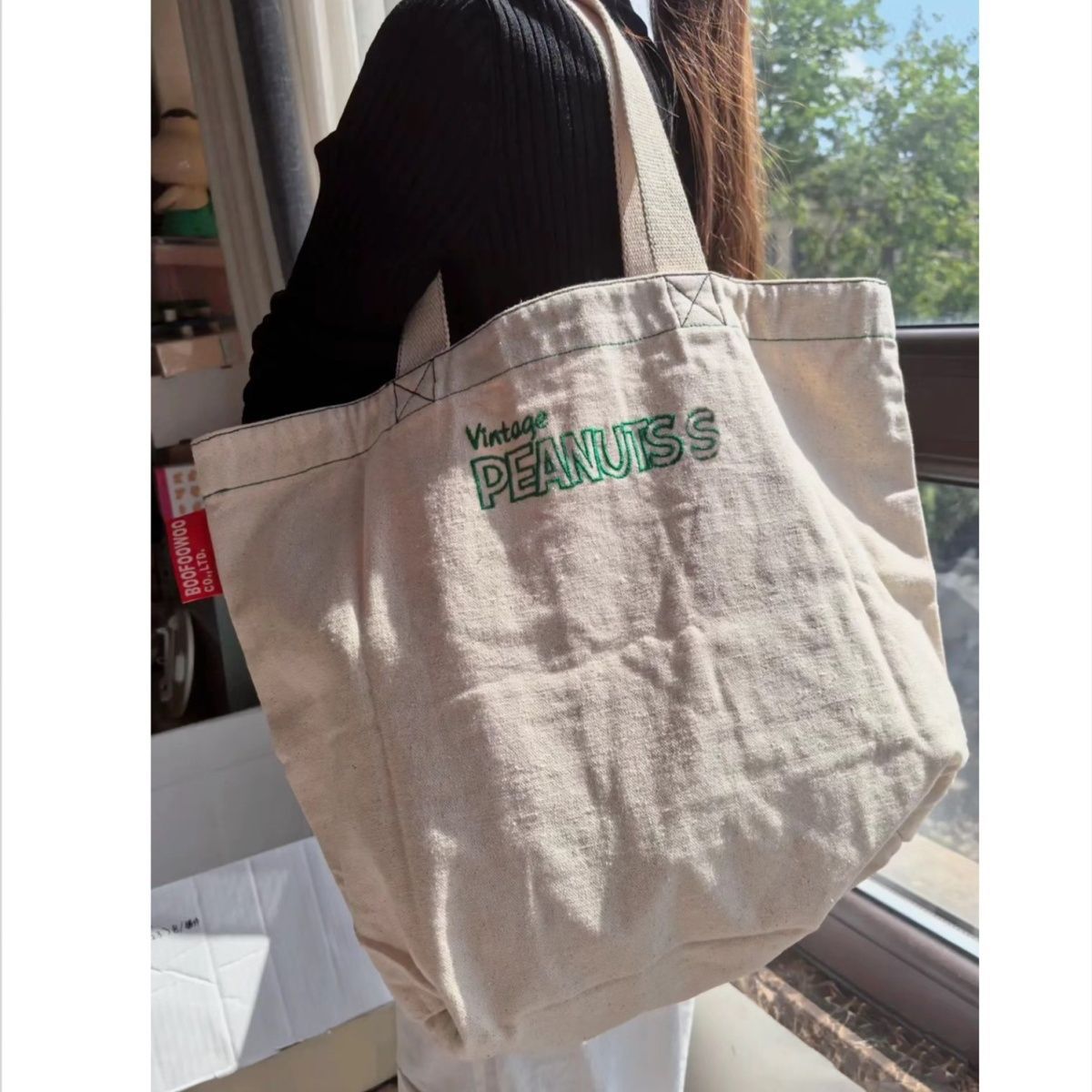 Picture of Japanese Snoopy boofoowoo Joint Canvas Embroidered Shoulder Bag Large Capacity Tote Bag Handbag Shoulder Bag
