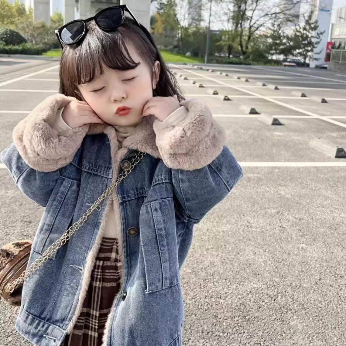 Parent-Child clothing fleece-lined thickened Denim coat winter western style family three Korean style boys and girls warm Denim top