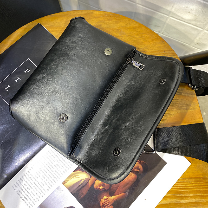Picture of Fashionable Korean Style Men's Crossbody Bag Small Summer Chest Bag