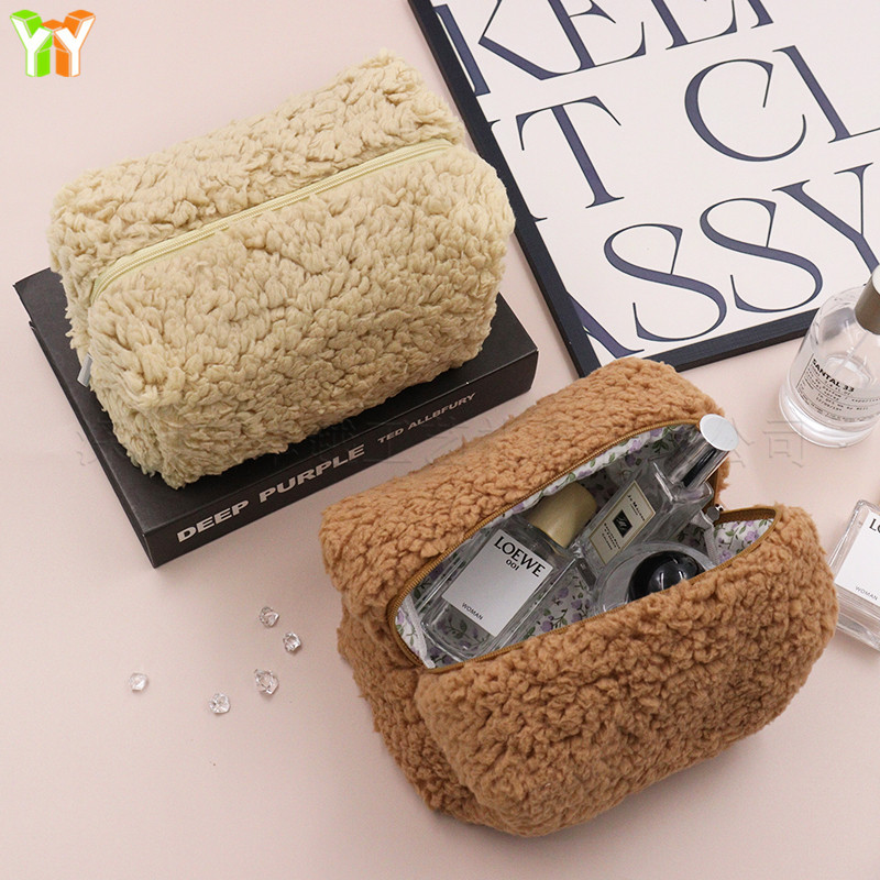 Picture of New Teddy Fleece Cosmetic Bag Lamb Fleece Skin Care Storage Bag Hand Square Zipper Cosmetic Bag