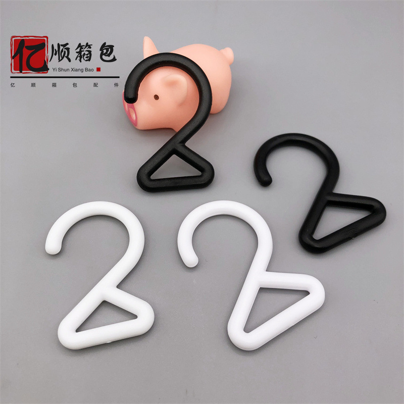 Picture of Spot wholesale luggage accessories plastic hook 2 hook tent black hook cosmetic bag Z hook