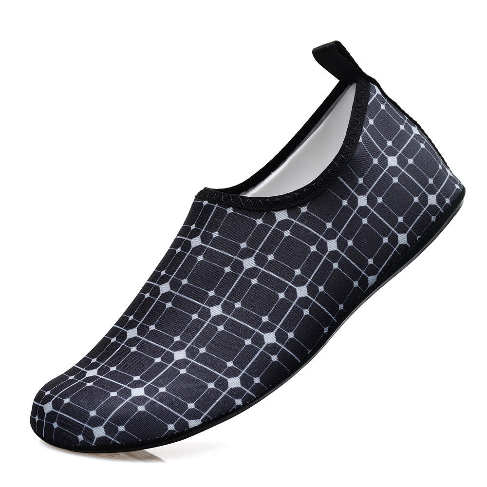 Picture of Wholesale New Summer Men's and Women's Beach Shoes Seaside Diving Rowing Shoes Indoor Running Yoga Shoes in Stock