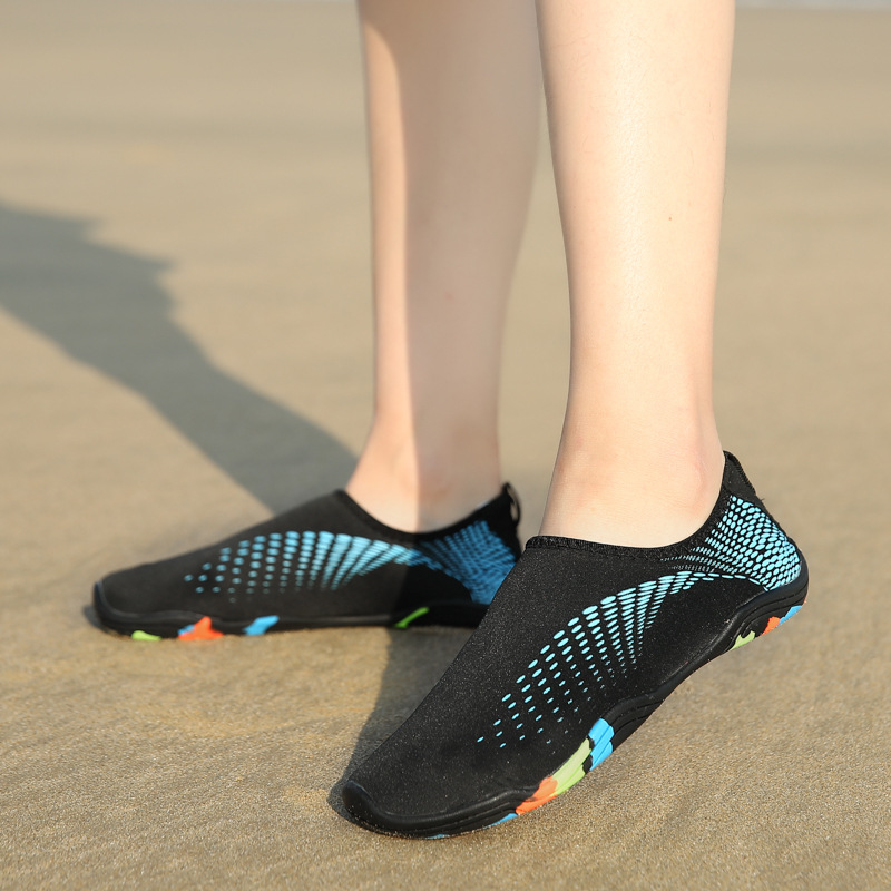 Picture of Couple beach shoes swimming shoes bare foot skin shoes non-slip men's and women's wading shoes outdoor backwater shoes diving shoes wholesale
