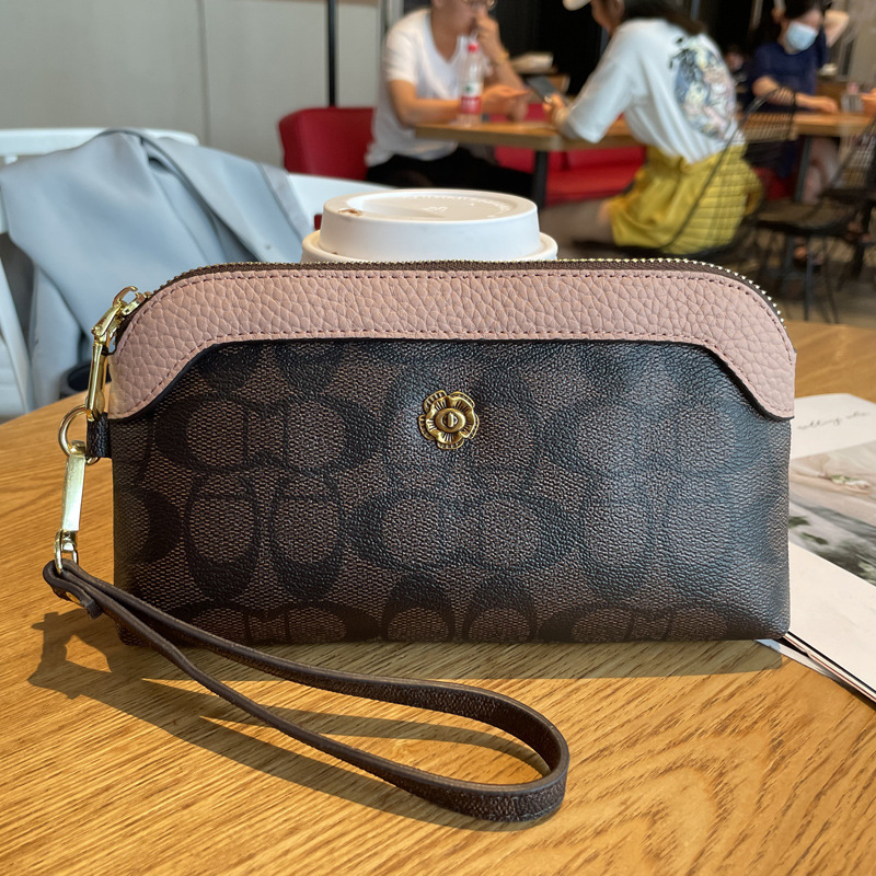 Picture of 2025 New Handbags Women's Small Bags Fashionable Shoulder Crossbody Bags Trendy Wallets Women's Long Mobile Phone Bags Mom's Style