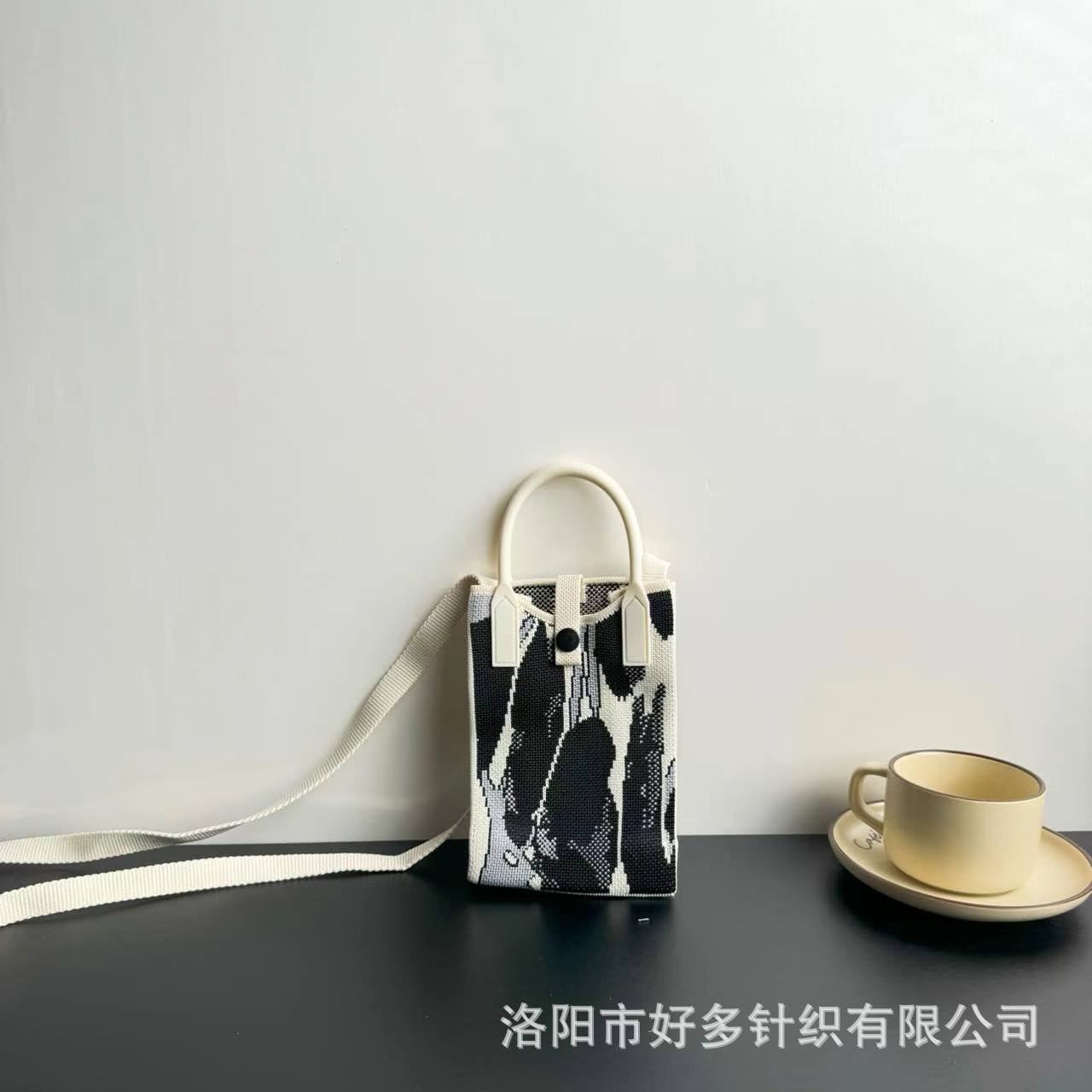 Picture of Advanced Sense Ins Mobile Phone Bag New Cartoon Knitted Bag Dopamine Niche All-match Crossbody Shoulder Bag Handbag