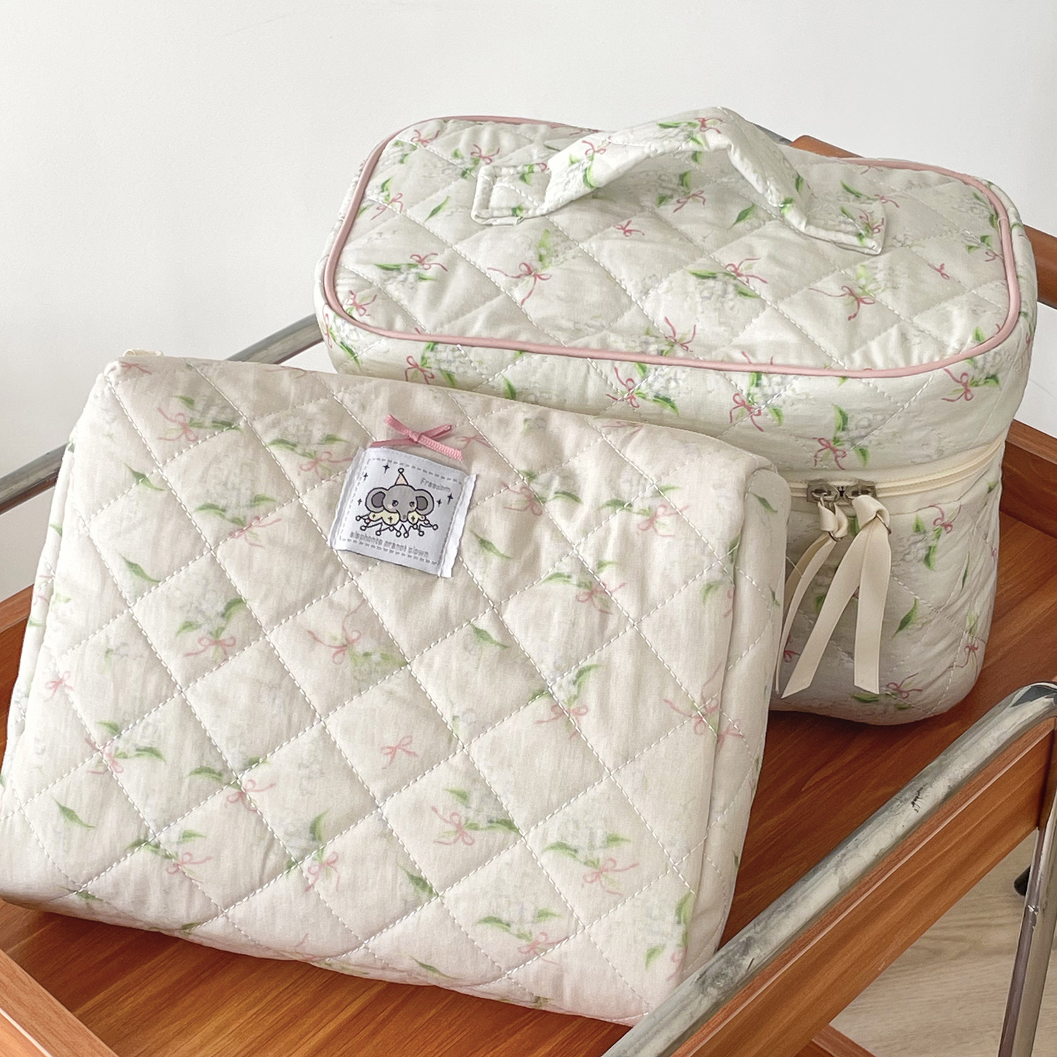 Cross-border Nali Elephant Cosmetic Bag High-value Travel Portable Storage Bag Student Dormitory Portable Wash Bag