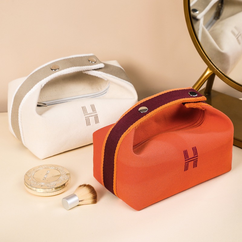 Picture of Cosmetic Bag Advanced Sense Simple Portable Size Capacity Portable Cosmetic Storage Bag Women's Internet Celebrity Canvas Toiletry Bag