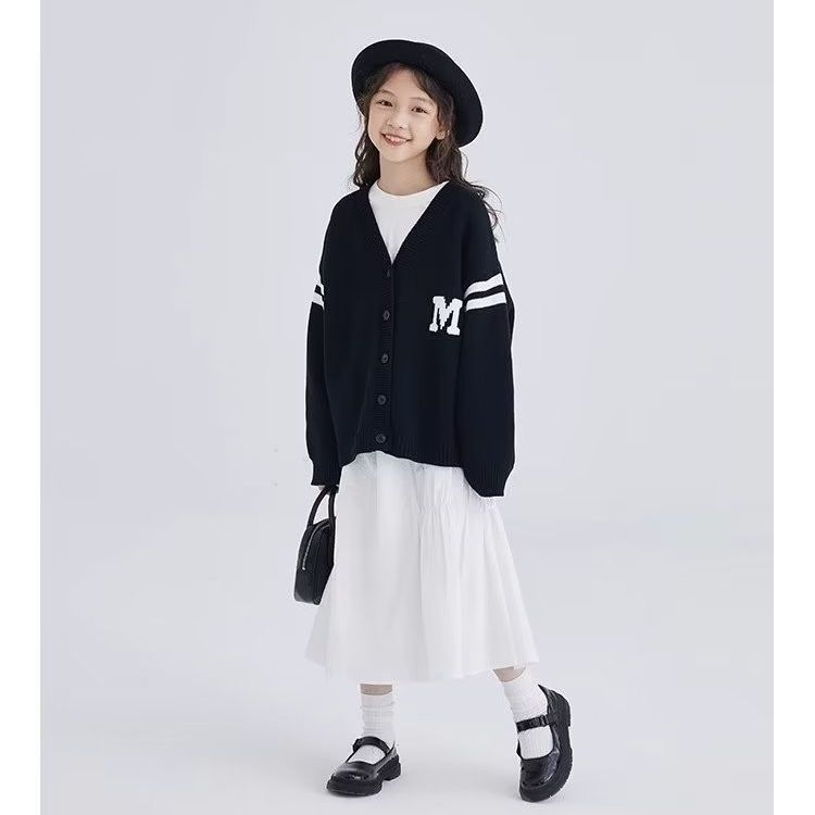 Picture of 2023 Spring Japanese Style Casual Fashion All-match Men's and Women's Children's Fashionable V-neck Breasted Autumn Sweater Cardigan Jacket