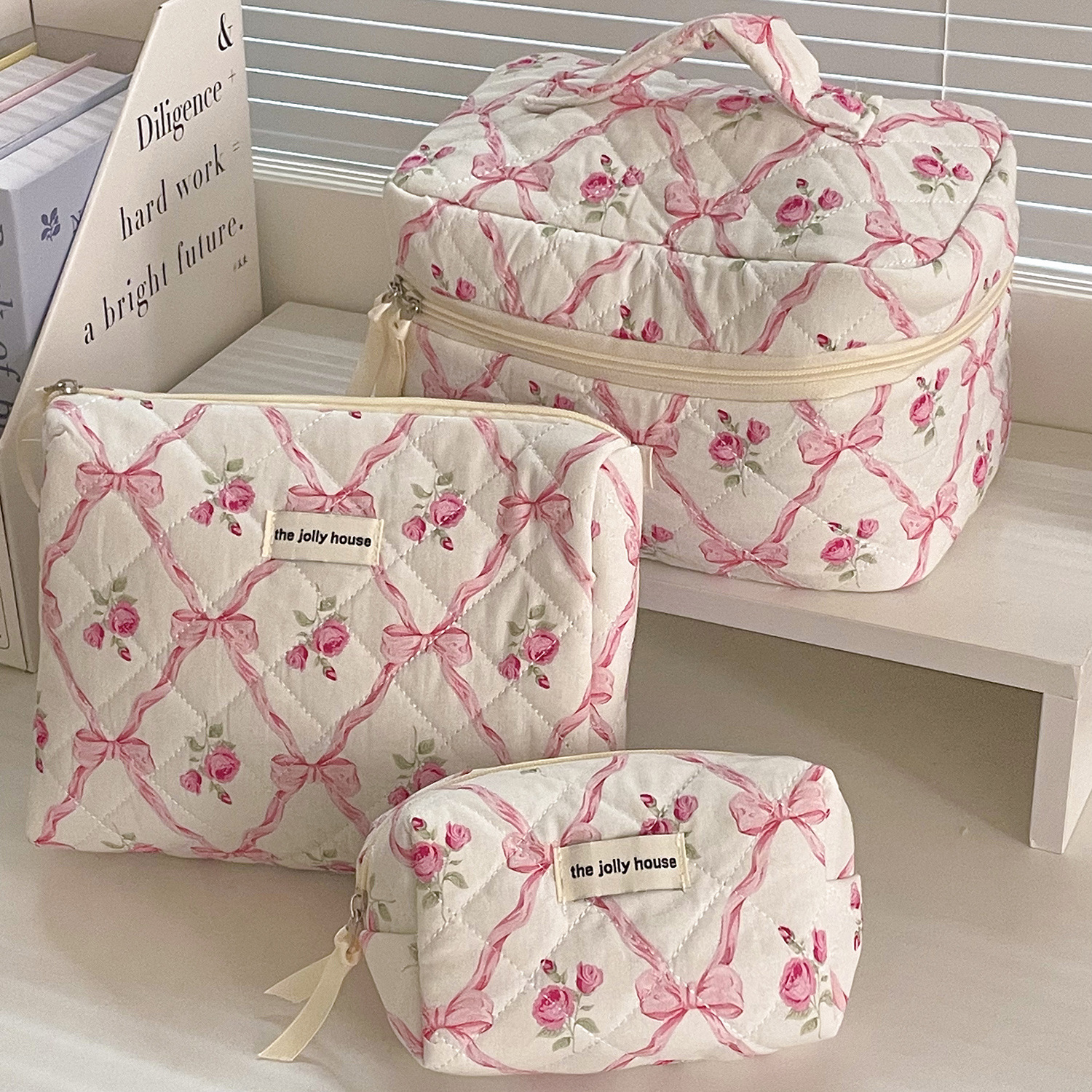 Cross-border Bow Flower Cosmetic Bag High-value Portable Large-capacity Quilted Portable Storage Bag Beauty Bag