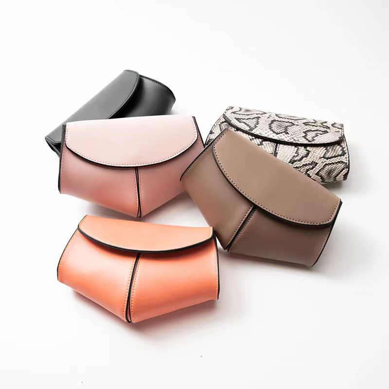 Picture of Spring 2023 Pu peach heart waist bag shoulder waist bag with magnetic buckle belt cosmetic bag factory direct sales