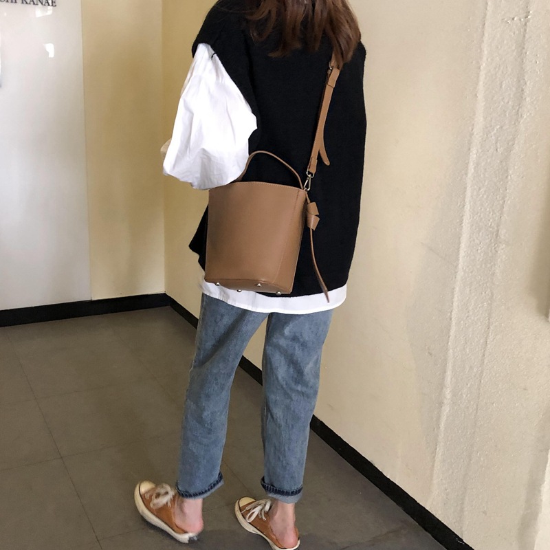 Picture of Wu 77 Simple da Capacity Solid Color Bag Korean Style Adjustable Shoulder Bag Pu Bucket Bag Female Student