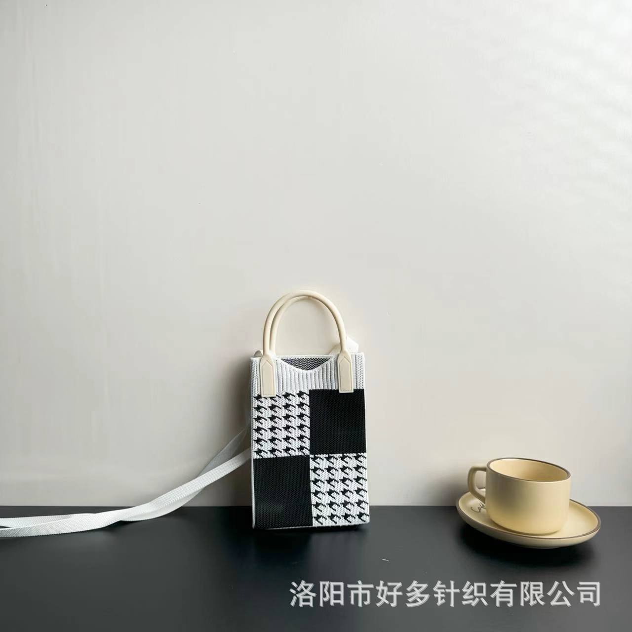Picture of Advanced Sense Ins Mobile Phone Bag New Cartoon Knitted Bag Dopamine Niche All-match Crossbody Shoulder Bag Handbag
