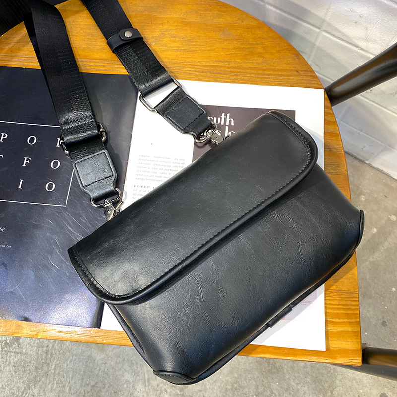 Picture of Fashionable Korean Style Men's Crossbody Bag Small Summer Chest Bag