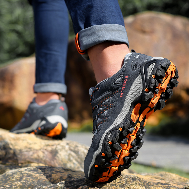 Picture of Cross-border plus size hiking shoes men's autumn lightweight breathable sneaker climbing hiking shoes non-slip wear-resistant outdoor shoes women