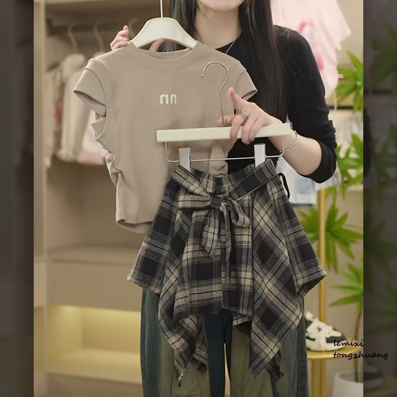 Picture of Girls' Backless T-Shirt and Irregular Plaid Skirt Two-Piece Set 2025 Summer Style Sweet and Cool Style Culottes Suit for Middle and Large Children