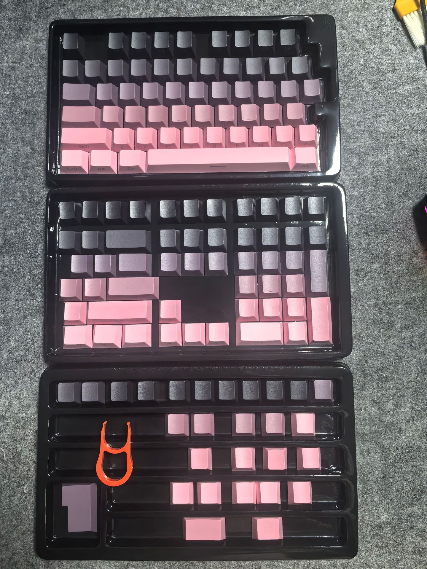 Picture of in stock gradient side engraved key cap transparent PBT original highly creative two-color customized universal key cap wholesale