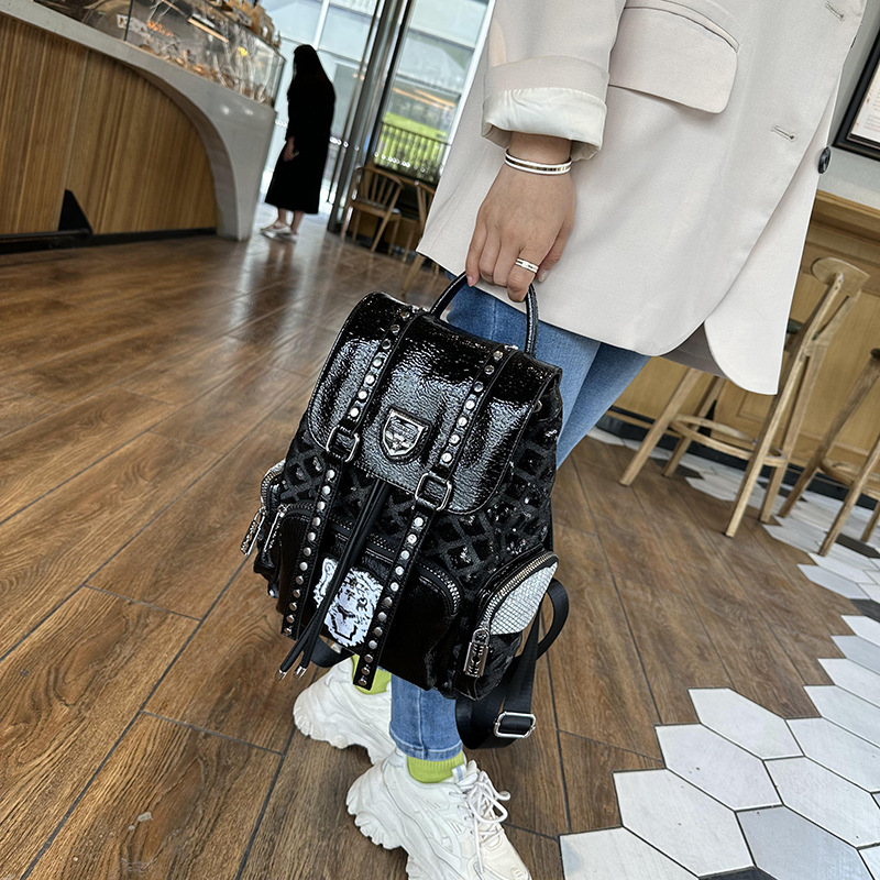 Picture of Sequin Backpack Women's 2025 New Trendy Personalized Easiest for Match Backpack British Style Drawstring Soft Leather Internet Celebrity Travel Bag