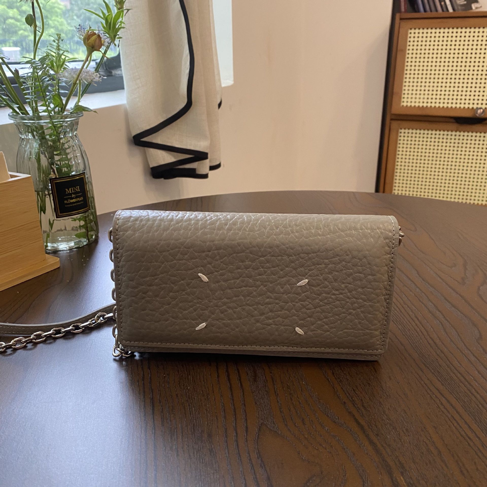 Picture of Japanese and Korean Genuine Leather Women's Chain Bag 2024 New Fashion Crossbody Bag First Layer Cowhide Niche Design Shoulder Small Bag