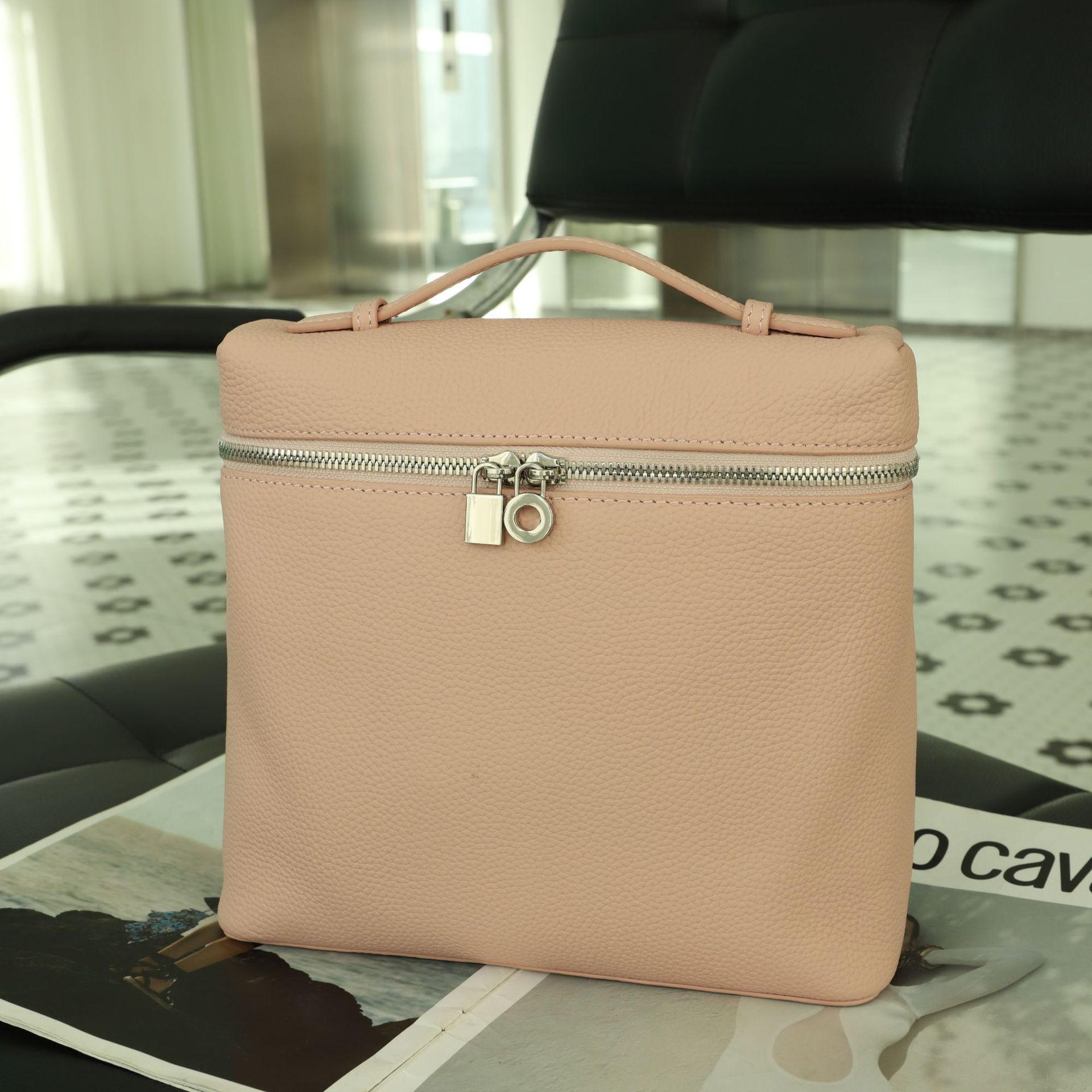 Picture of LP Casual Backpack Genuine Leather Women's Bag Portable Box Bag Large Capacity High-Level Simple Elegant Multi-Function Backpack