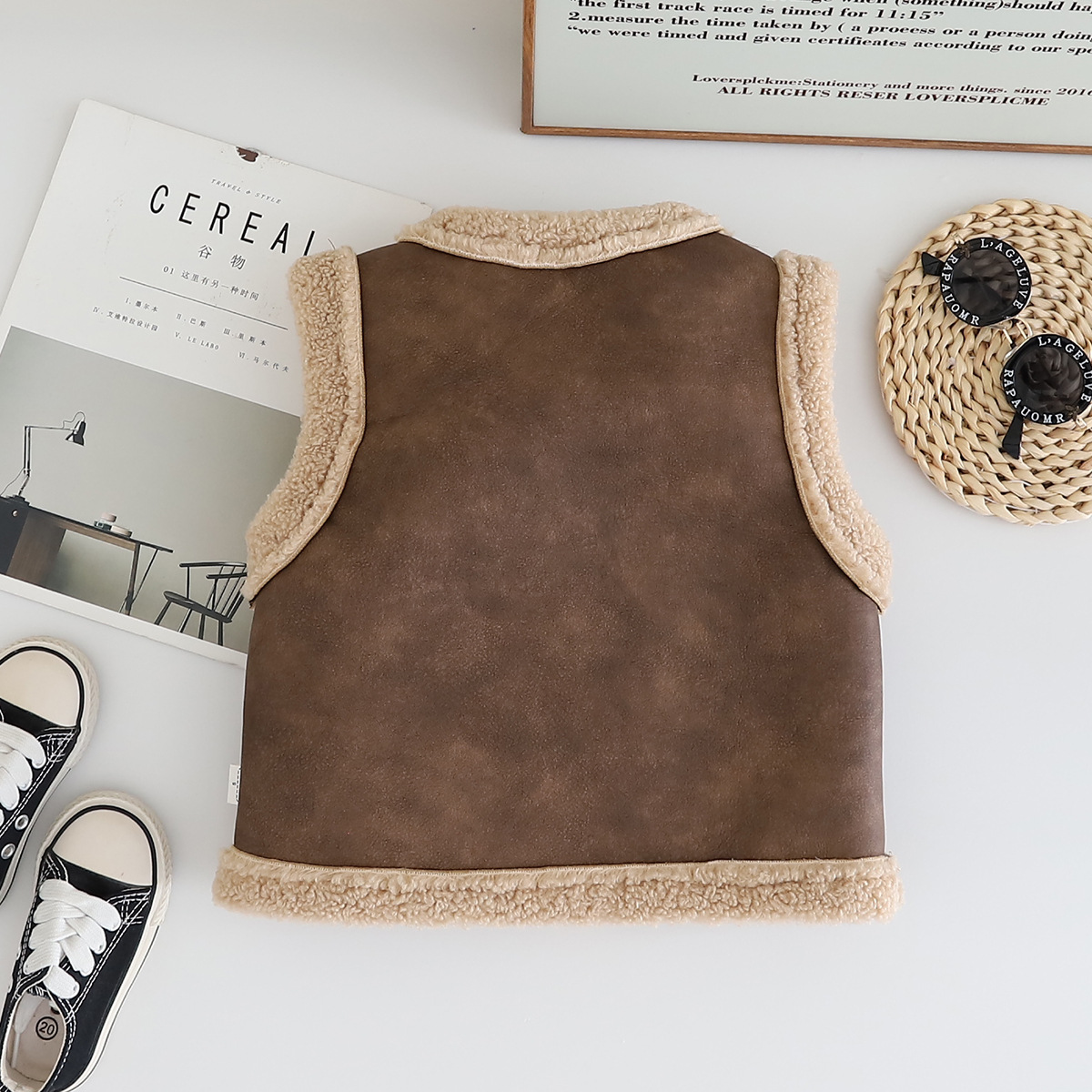 Picture of Winter waistcoat coat for boys and girls baby western style children's Korean style fleece-lined thickened fur one-piece warm clothes tide