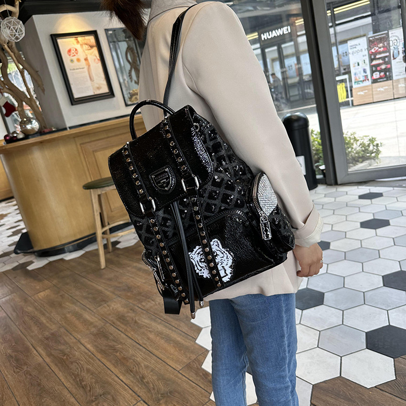 Picture of Sequin Backpack Women's 2025 New Trendy Personalized Easiest for Match Backpack British Style Drawstring Soft Leather Internet Celebrity Travel Bag