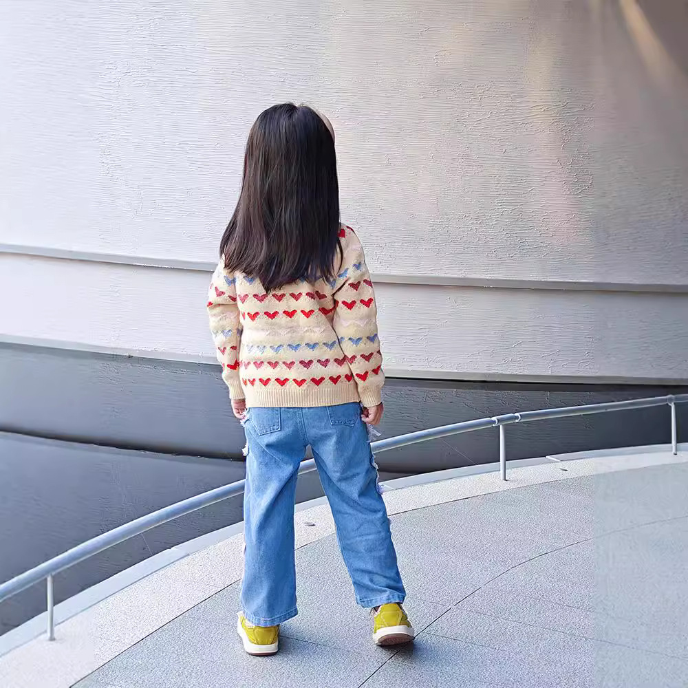 Picture of Girls' Casual Colorful Love Cardigan 2024 Autumn New Children's Korean Style Warm Fashionable Sweater Top