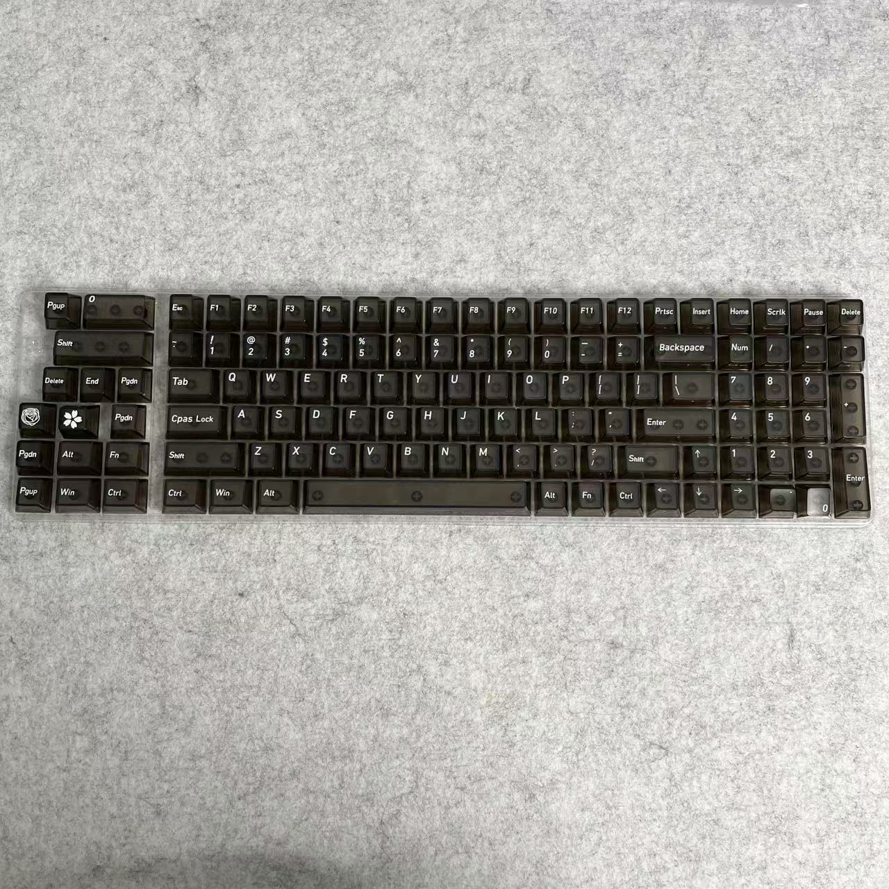 Picture of Wholesale 115-Key Four-Sided Transparent Keycaps Customized Original Height Mda High-Value Cross-Axis Matte Transparent Keycaps