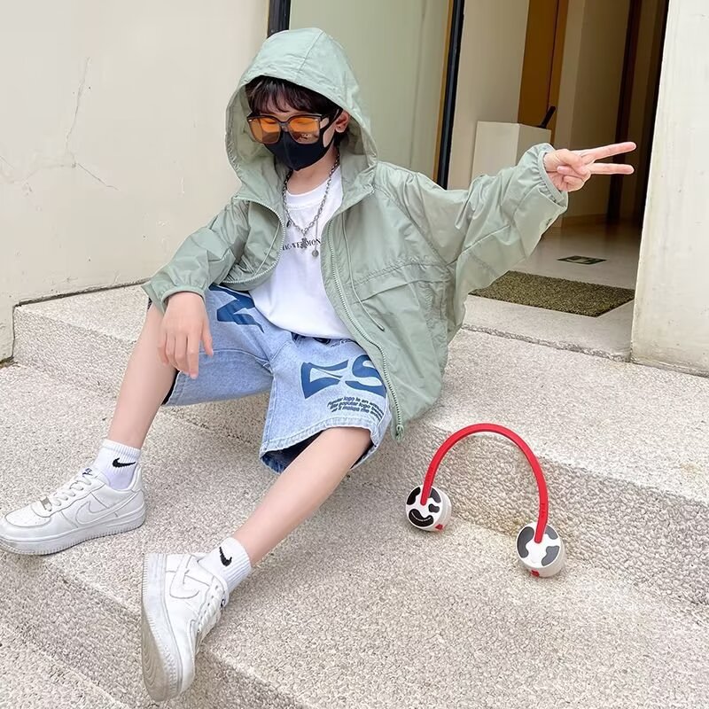 Picture of 2024 Spring and Summer New Boys' Sun Protection Clothing Cardigan Hooded Thin Jacket Anti-Uv Sun Protection Clothing for Middle and Large Children