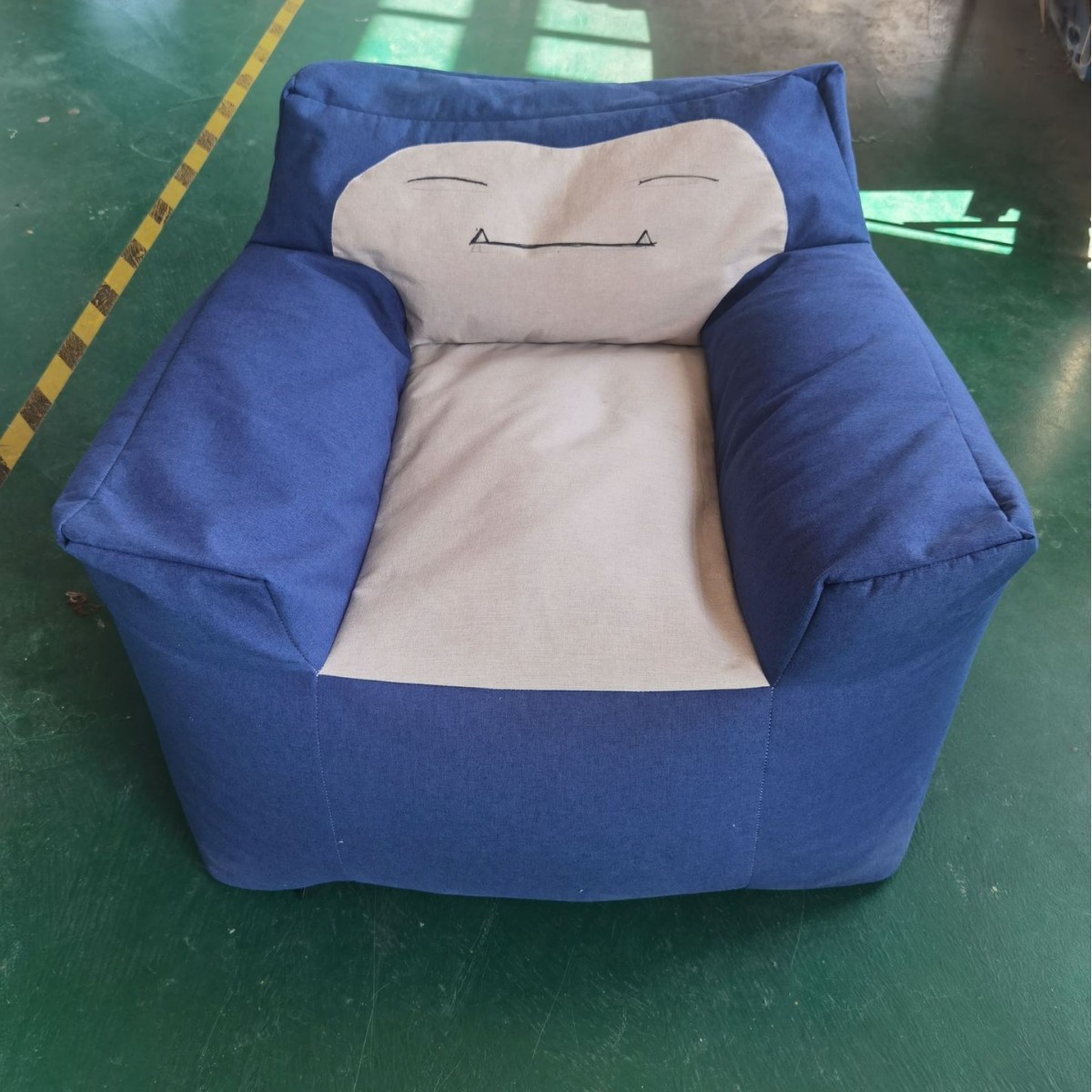 Picture of Armrest Smiley Face Lazy Sofa with Footrest for Living Room, Single-Person Leisure Personalized Fabric Sofa Available for Dropshipping