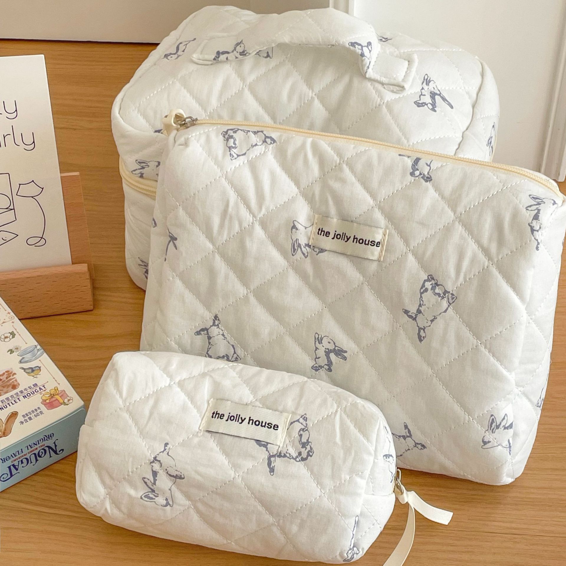 Quilted White Rabbit Cosmetic Bag Student Korean Style Cute Rabbit Soft Portable Travel Toiletries Bag Storage Bag