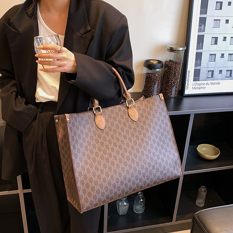 Women's Bag 2024 New Fashionable Large Capacity Shoulder Handbag Handbag Commuter Women's Bag Tote Bag