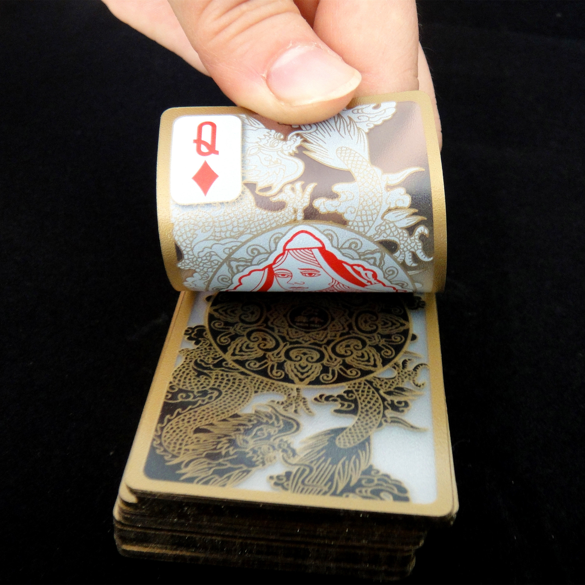 Picture of Bull Gold Pattern Poker Metal Tuhao Gold Gold Plastic Casual Creative Transparent Phnom Penh Wholesale Poker