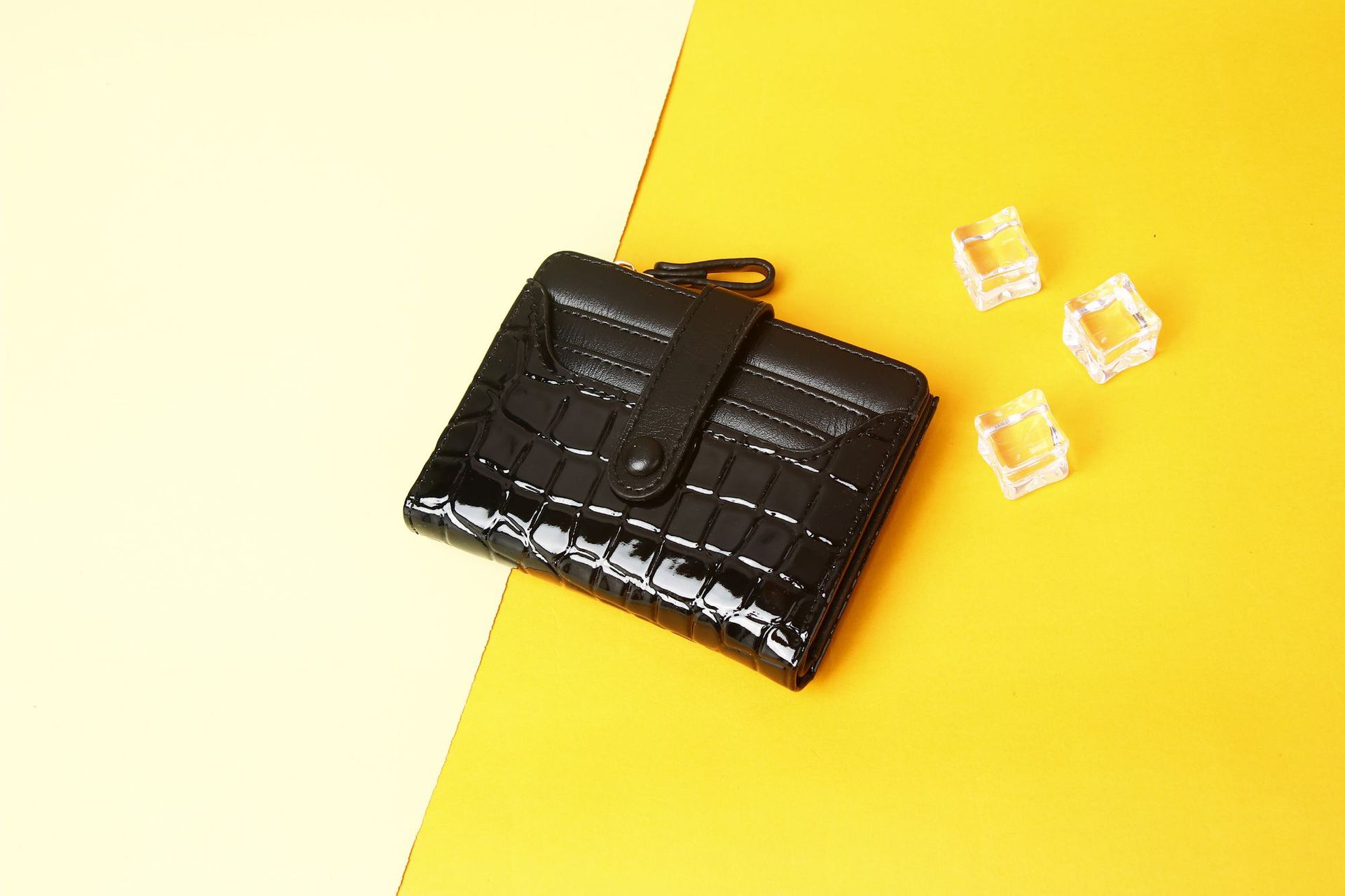 Picture of 2024 New Short Women's Wallet High-End Multi-Card Slot Multi-Function Card Holder Solid Color Stone Pattern Coin Purse Wallet Bag