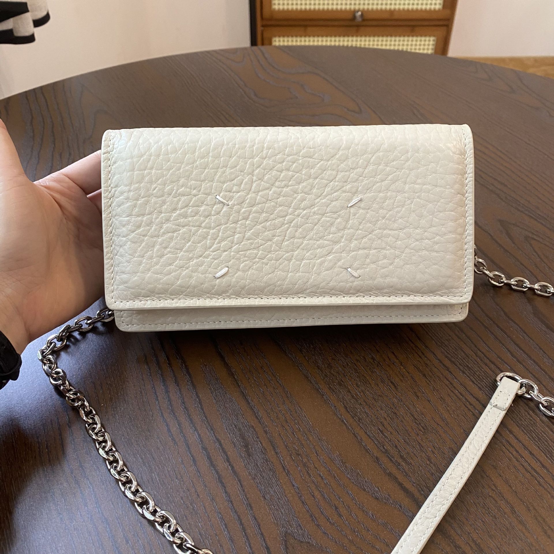 Picture of Japanese and Korean Genuine Leather Women's Chain Bag 2024 New Fashion Crossbody Bag First Layer Cowhide Niche Design Shoulder Small Bag