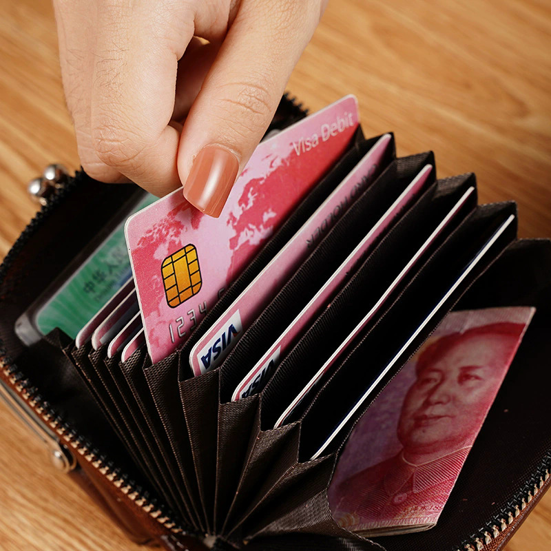 Picture of 2025 New Retro Style Clip Bag Personalized Mini Multi-Compartment Card Slot Card Bag Coin Bag Hand-Held Small Bag