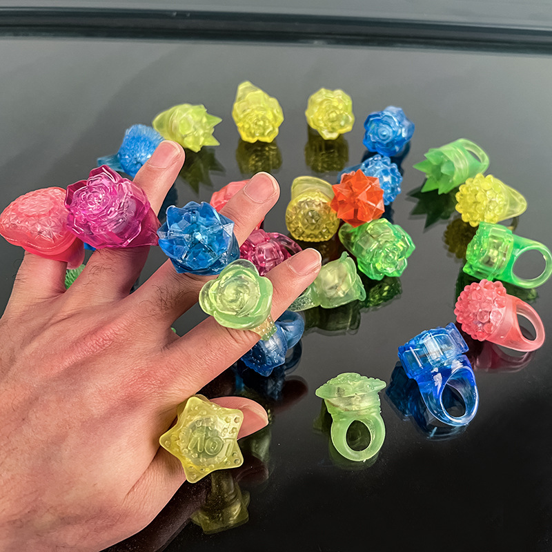 Cross-border Amazon direct selling luminous ring TPR flash ring five-pointed star mixed soft rubber ring factory straight hair