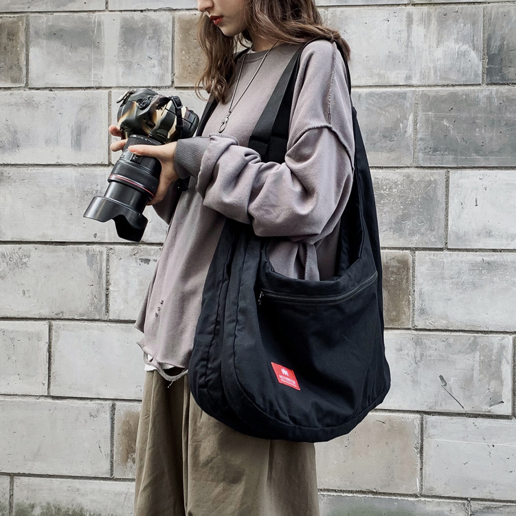 Picture of Trendy Brand Large Capacity Crossbody Bag Men's and Women's Street Hip Hop Harajuku Functional Bag Instagram Shoulder Bag Tooling Bag Schoolbag for Men