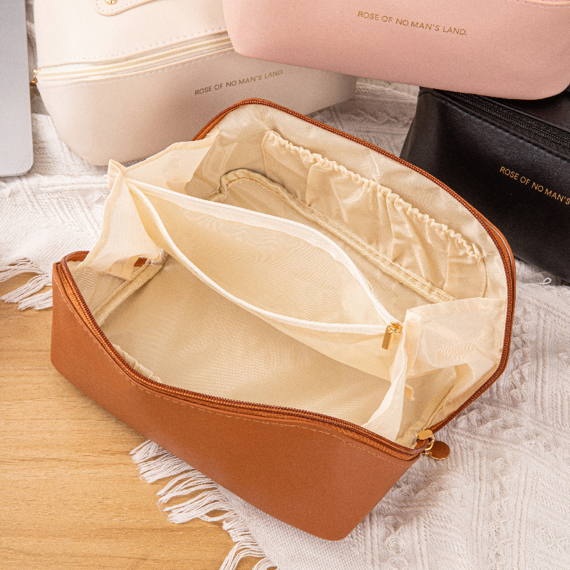 Picture of Internet celebrity style large capacity high-looking PU cosmetic bag letter-free portable storage bag travel storage bag wholesale