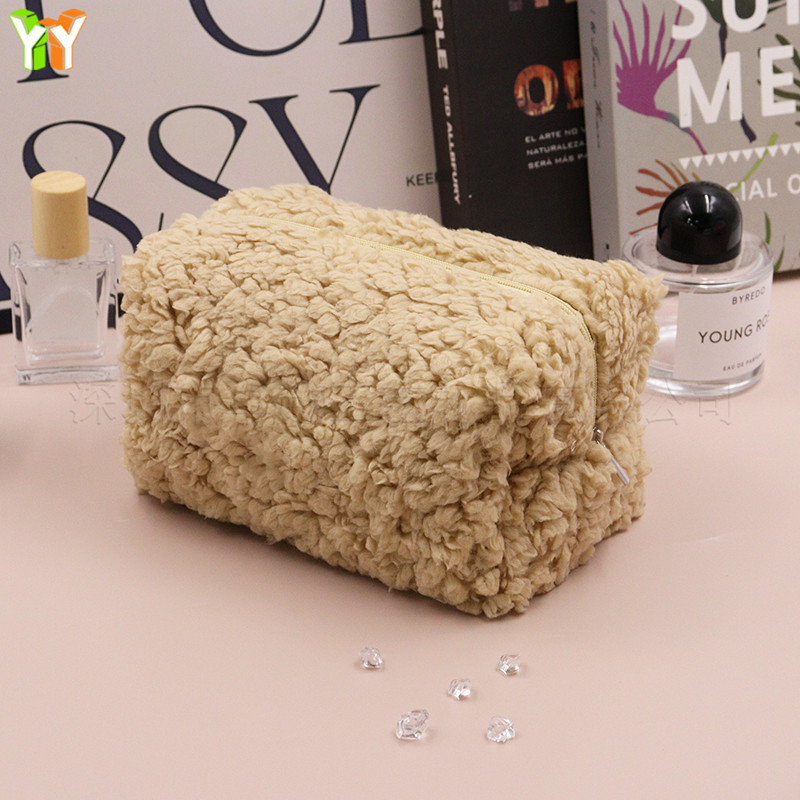 Picture of New Teddy Fleece Cosmetic Bag Lamb Fleece Skin Care Storage Bag Hand Square Zipper Cosmetic Bag