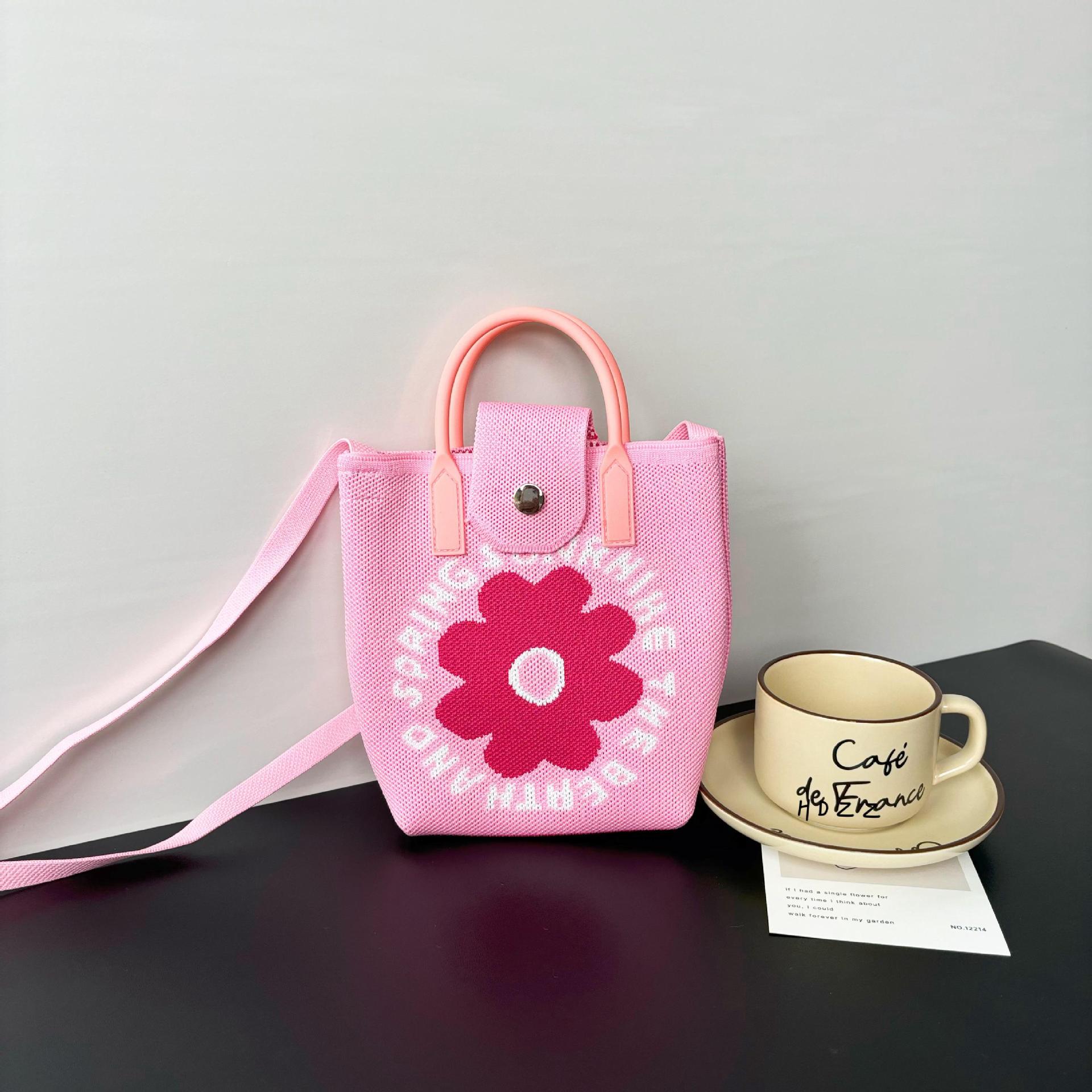 Picture of Advanced Sense Ins Mobile Phone Bag New Cartoon Knitted Bag Niche All-match Crossbody Handbag Korean Coin Purse Bag