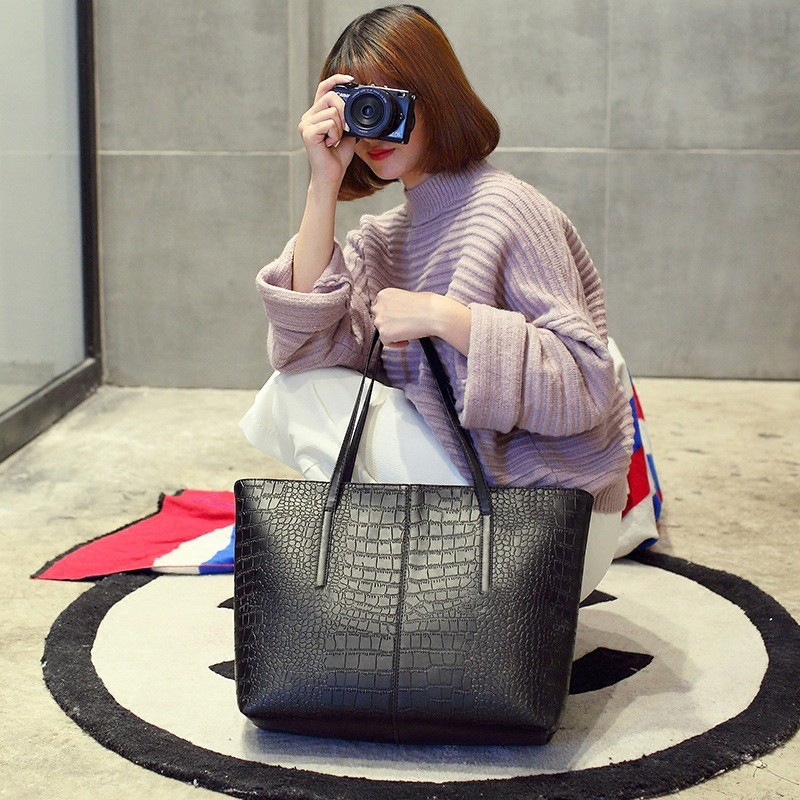 Picture of Texture Bag Women's Summer High-end 2025 New Hand Tote Bag Black Waterproof Handbag Large Capacity