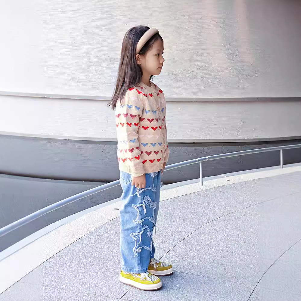 Picture of Girls' Casual Colorful Love Cardigan 2024 Autumn New Children's Korean Style Warm Fashionable Sweater Top