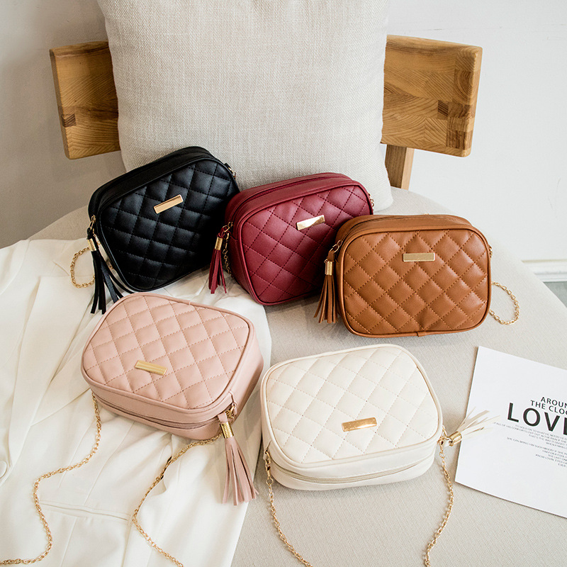 Picture of Foreign trade rhombus zipper women's bag 2023 spring and summer new fashion chain shoulder slung small square bag women's bag wholesale