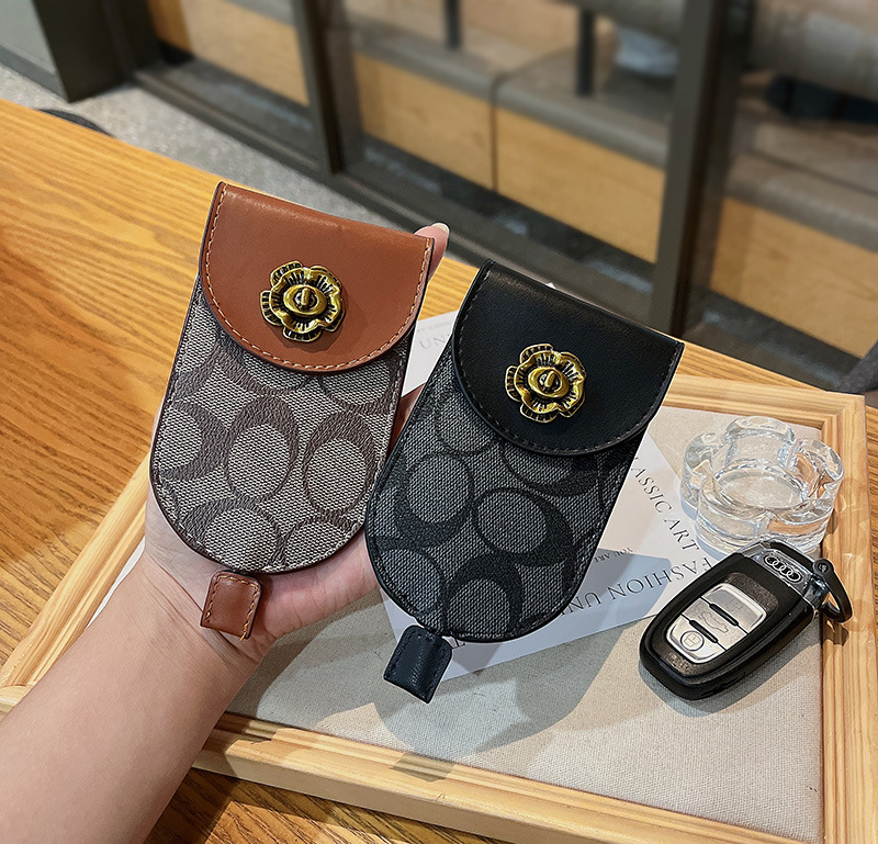 Picture of Vintage Camellia Multi-function Pull-out Car Key Bag Universal Men's and Women's Car Key Protective Cover Storage Bag