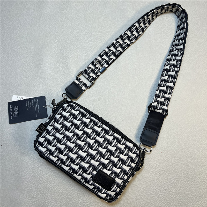 threebox new Japanese and Korean canvas women's messenger bag British men's shoulder sports bag Korean style mobile phone bag