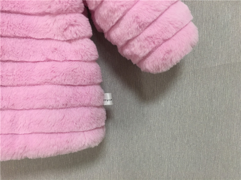 Picture of Korean version of children's clothing autumn and winter new fur coat with scarf on both sides to wear small and medium-sized children's coat manufacturers wholesale
