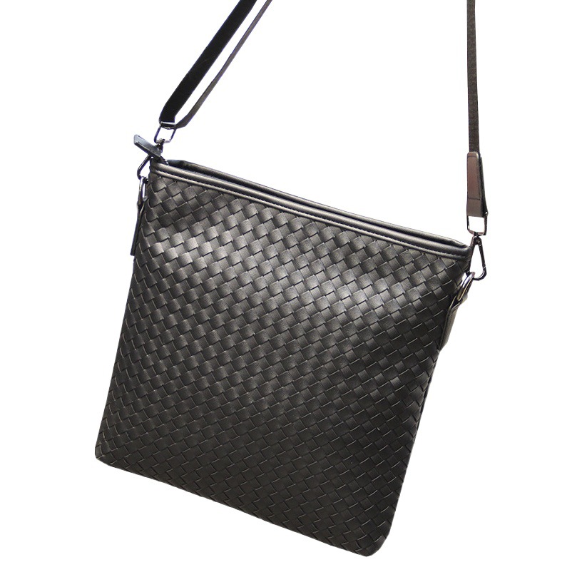 Shoulder Bag Men's 2024 new messenger bag fashion handmade woven bag vertical small shoulder bag Korean IPAD men's bag
